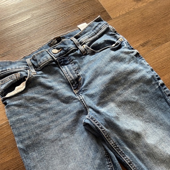 Banana Republic Girlfriend Jeans - Picture 9 of 13